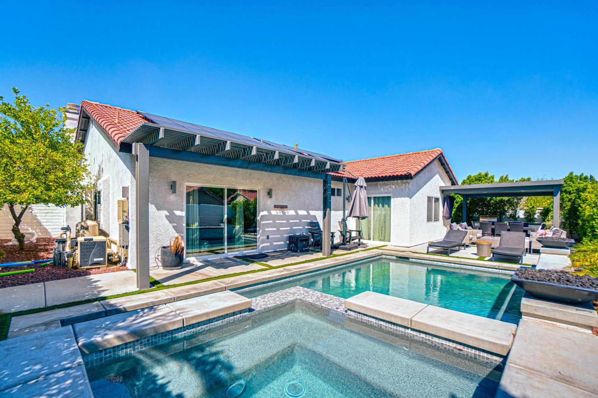 Str 5168 Oasis Newly Reno With Pool